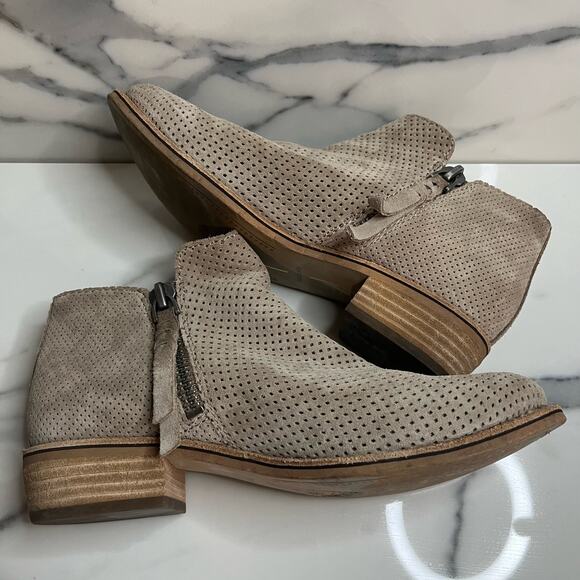 Dolce Vita | Women's Minimalist Gray Laser Cut Perforated Round Toe Boots Sz 8 - Picture 6 of 7